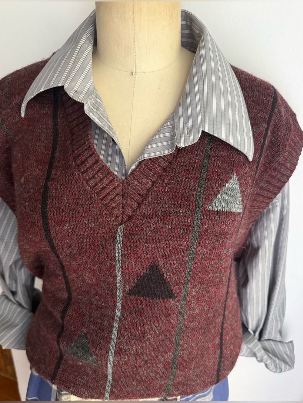 Vintage London Fog Argyle Sweater Vest XL Tall Made in USA Burgundy Wool Blend - Picture 5 of 7
